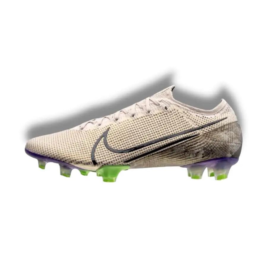 Nike Mercurial Vapor XIII 13 Elite FG AQ4176-005 / classic & rare football boots