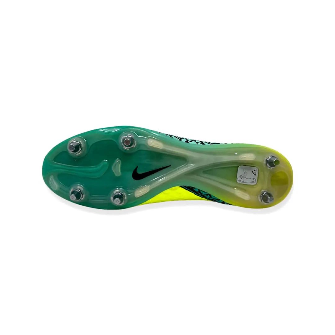Nike Hypervenom Phinish SG-Pro 704 / classic & rare football boots